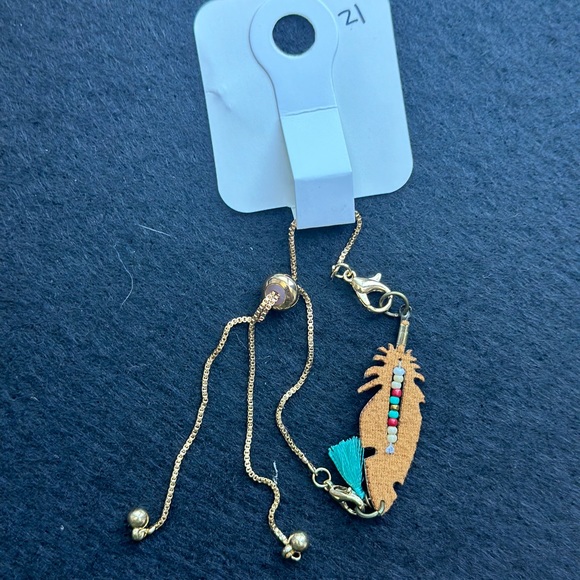 Feather Bracelet - Picture 3 of 3